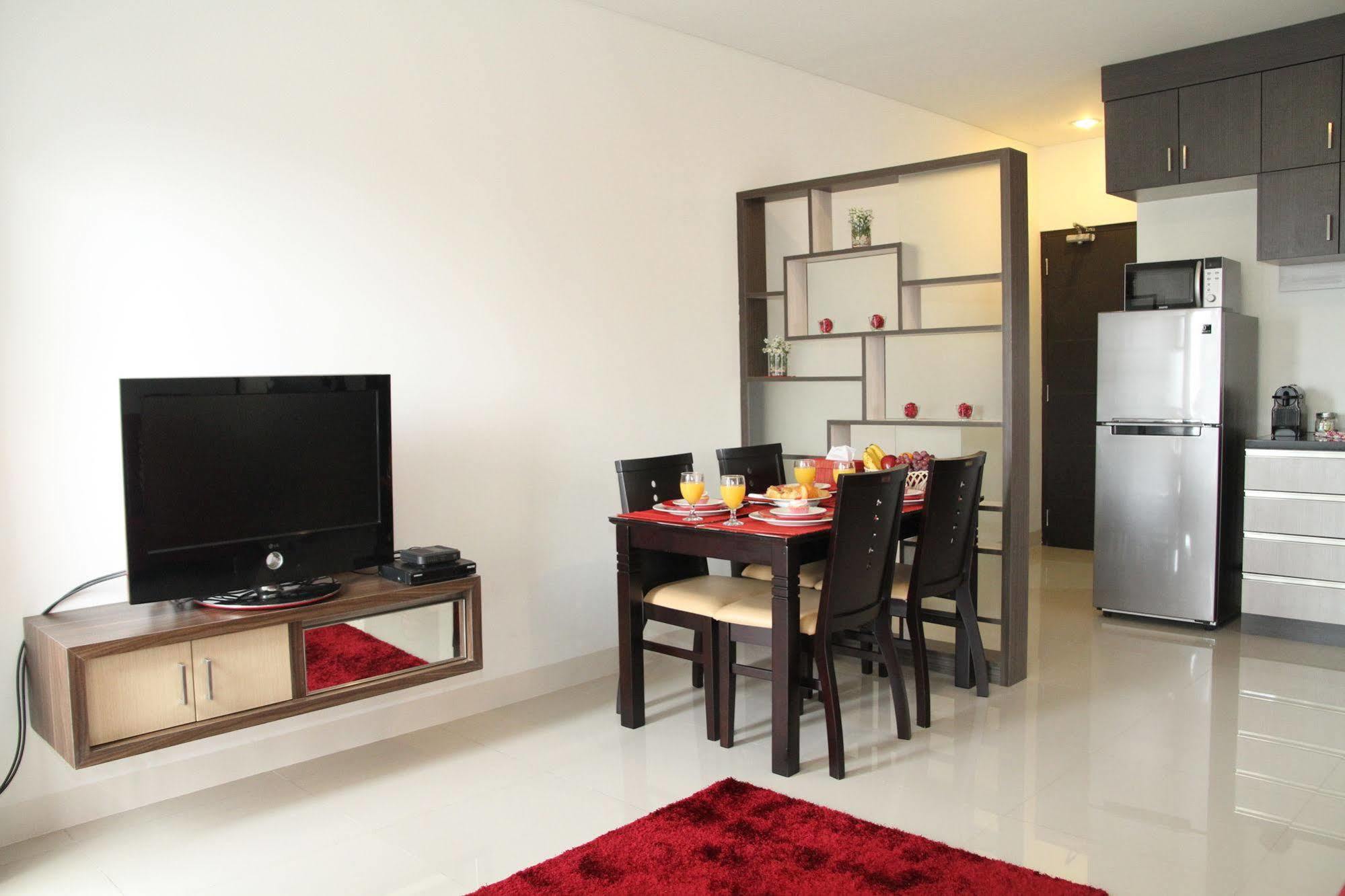 The Cupcake Suites Jakarta Exterior photo